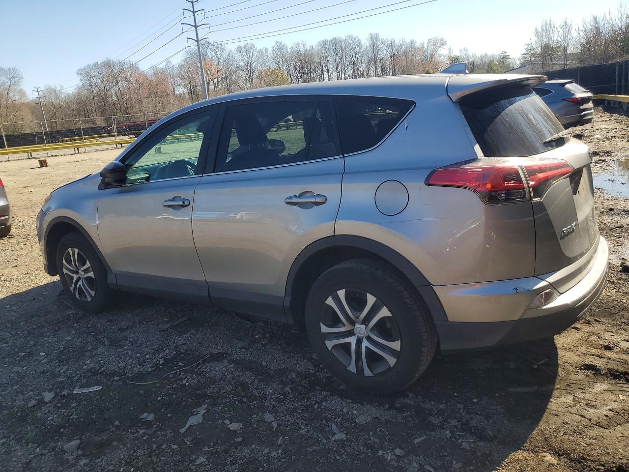 2018 TOYOTA RAV4 LE photo 2