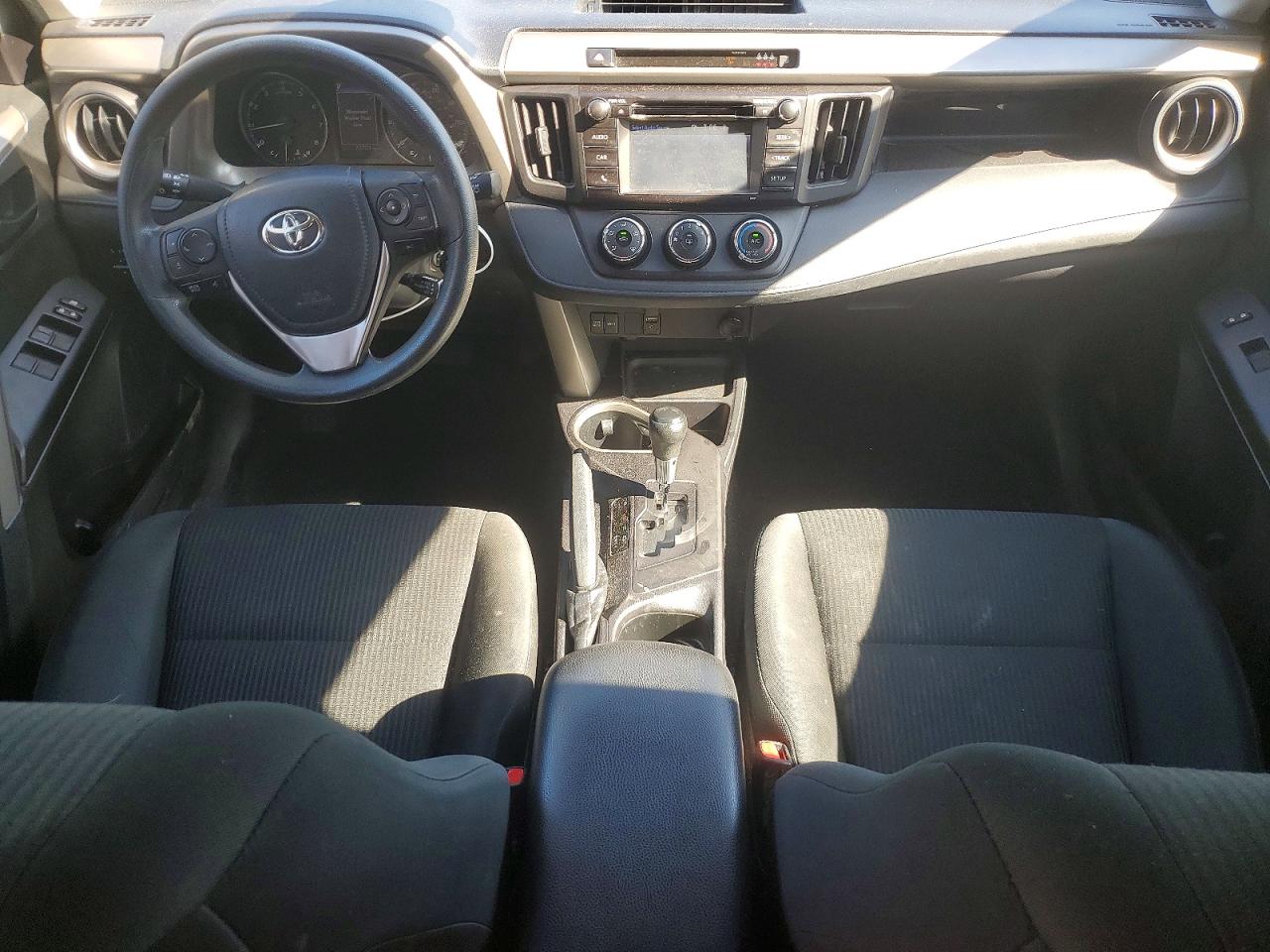 2018 TOYOTA RAV4 LE photo 8