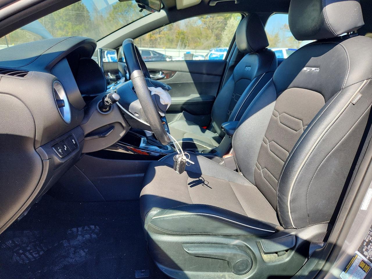2023 KIA FORTE GT-LINE photo 7