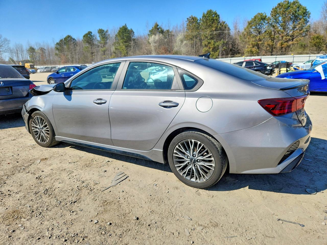 2023 KIA FORTE GT-LINE photo 2