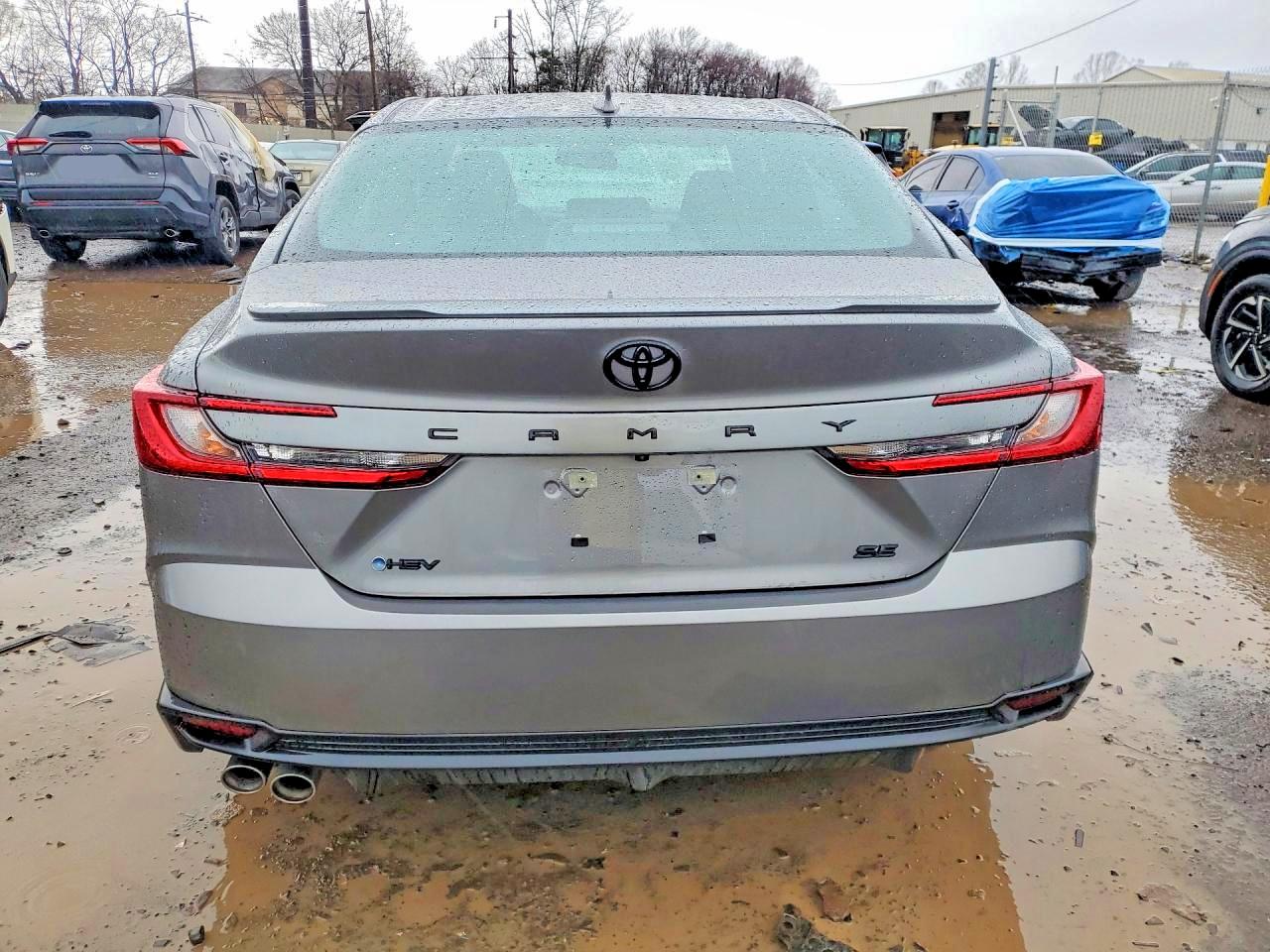 2025 TOYOTA CAMRY SE photo 11