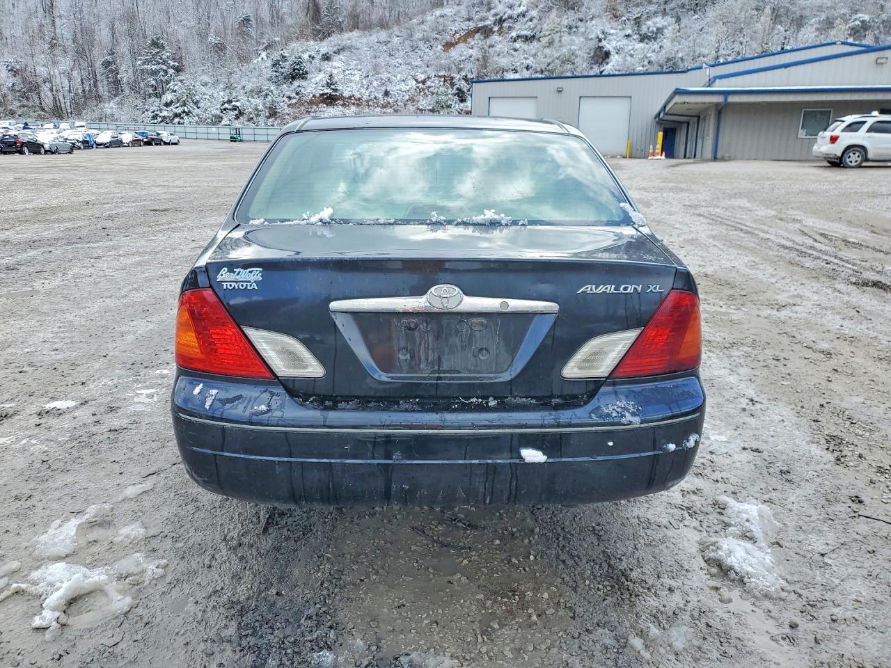 2002 TOYOTA AVALON XL photo 6