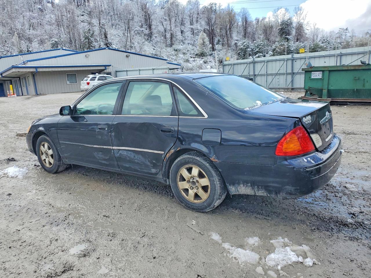 2002 TOYOTA AVALON XL photo 2