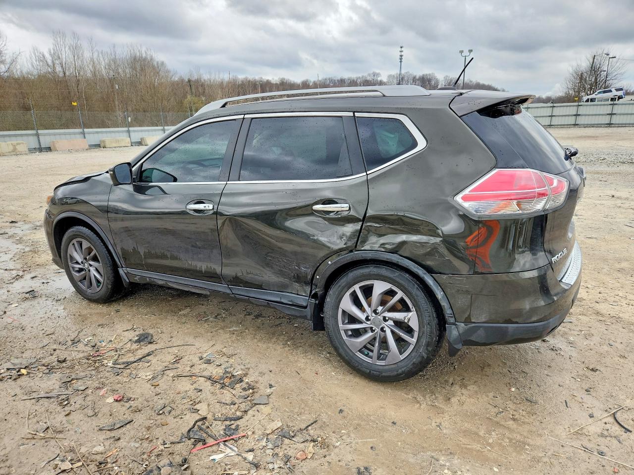 2016 NISSAN ROGUE SL photo 4