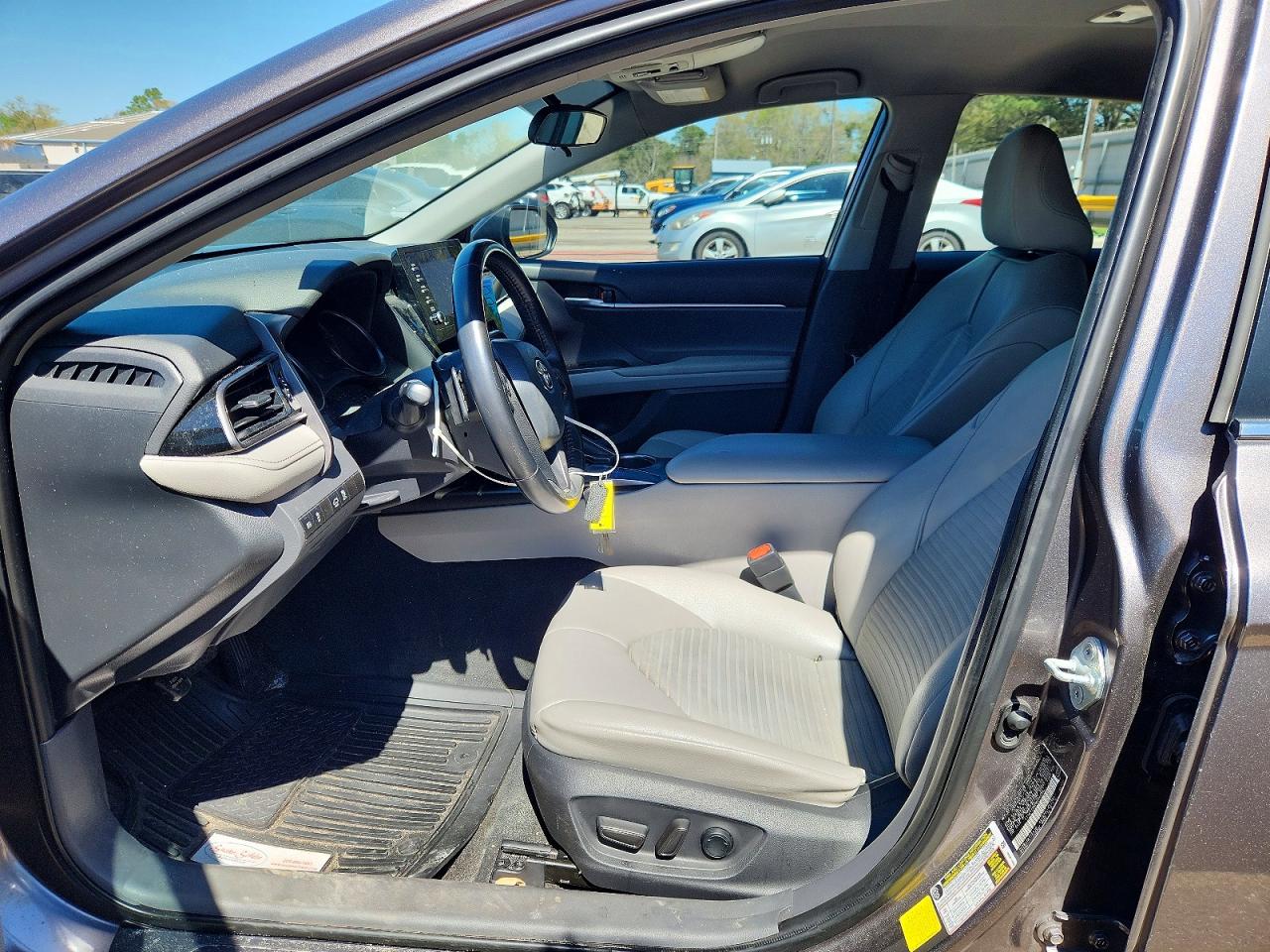 2022 TOYOTA CAMRY SE photo 19