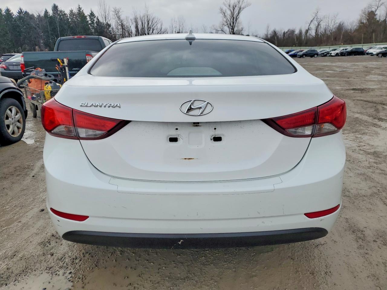 2016 HYUNDAI ELANTRA SE photo 11