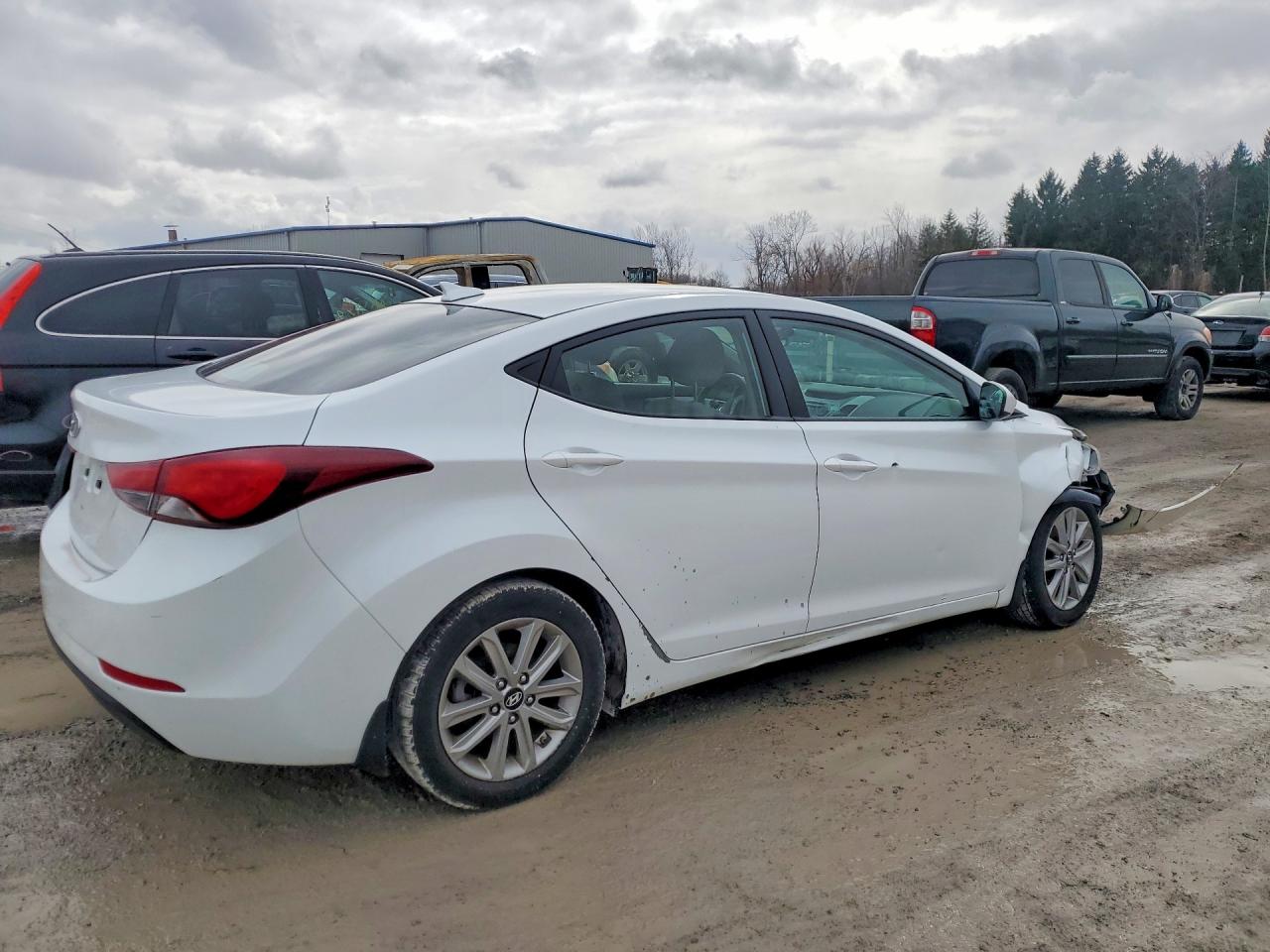 2016 HYUNDAI ELANTRA SE photo 5