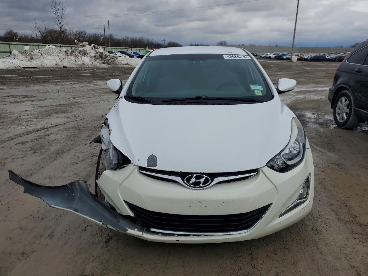 2016 HYUNDAI ELANTRA SE photo 9