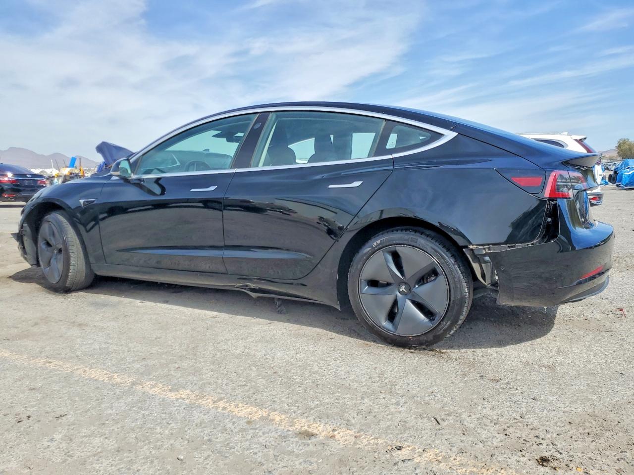 2018 TESLA MODEL 3 photo 3