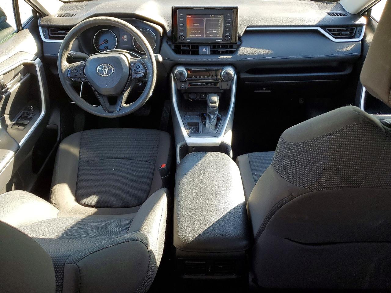 2022 TOYOTA RAV4 LE photo 8