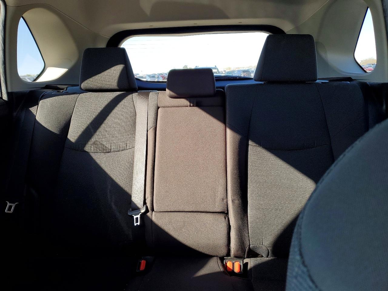 2022 TOYOTA RAV4 LE photo 10