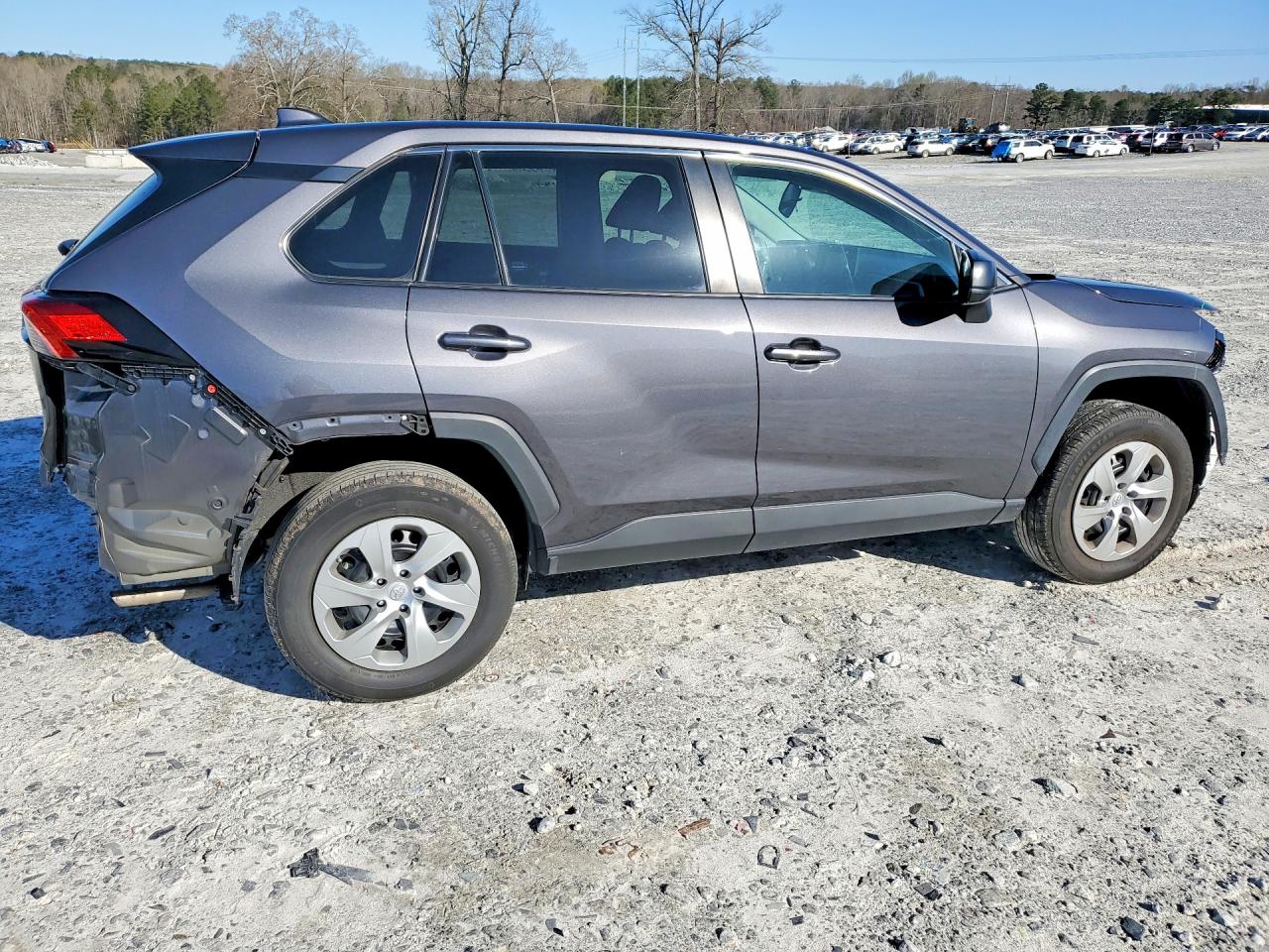 2022 TOYOTA RAV4 LE photo 3