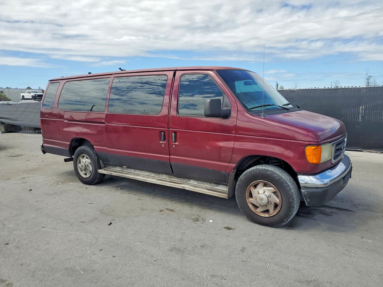 2003 FORD ECONOLINE E350 SUPER DUTY WAGON photo 7