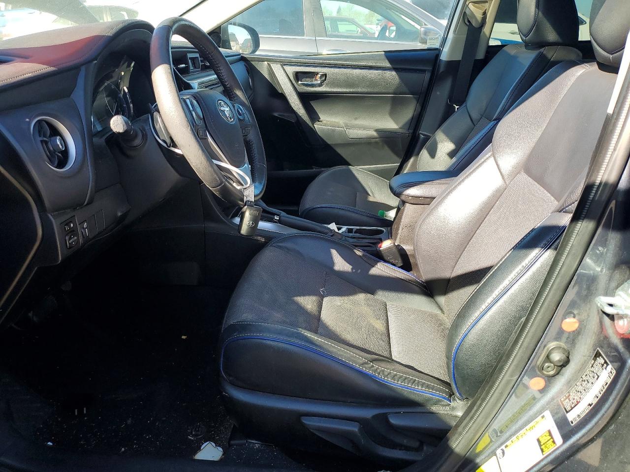 2017 TOYOTA COROLLA SE photo 13