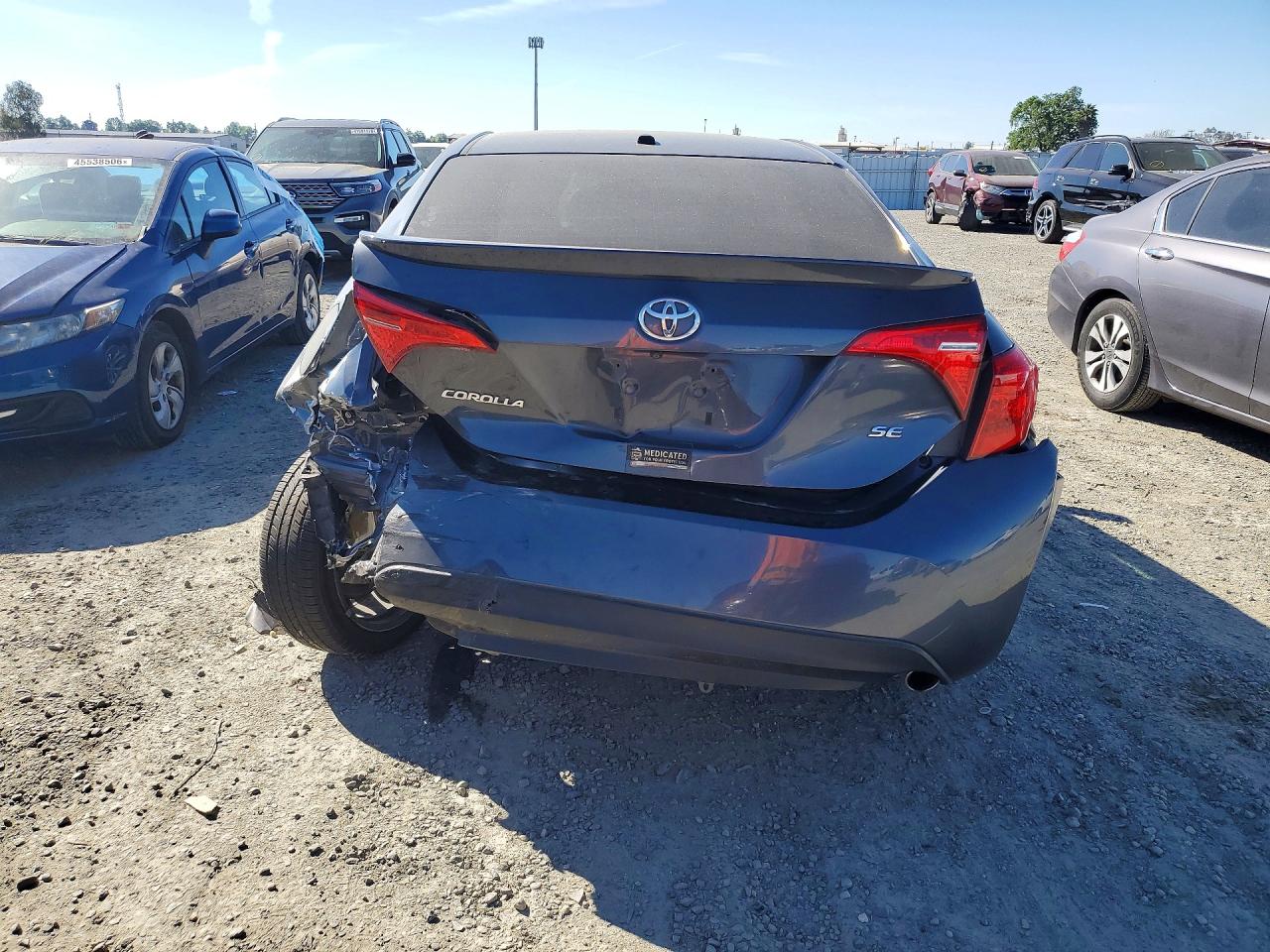 2017 TOYOTA COROLLA SE photo 11