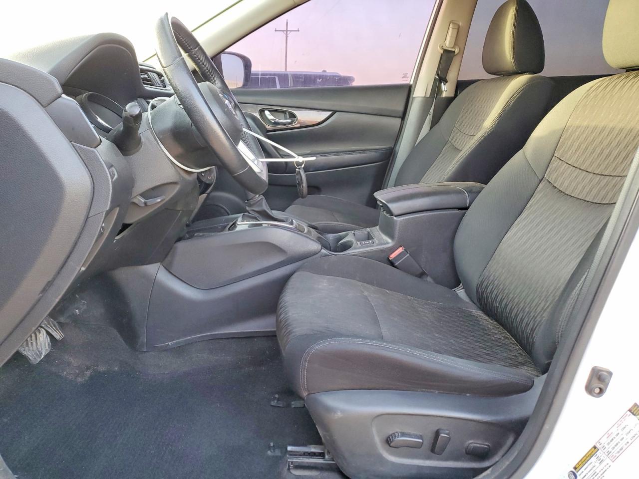 2019 NISSAN ROGUE SV photo 19