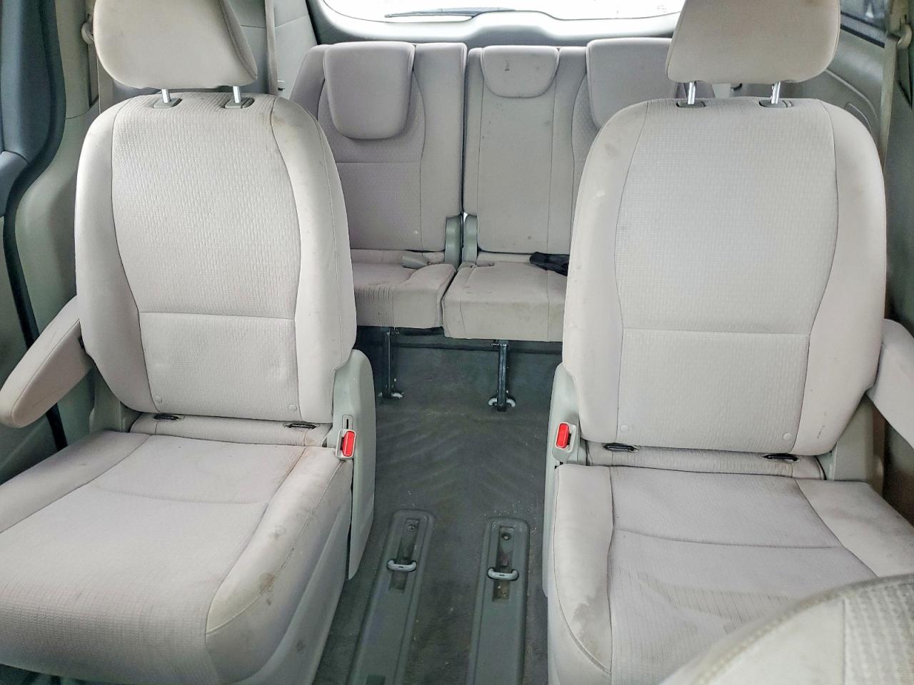 2016 KIA SEDONA LX photo 28
