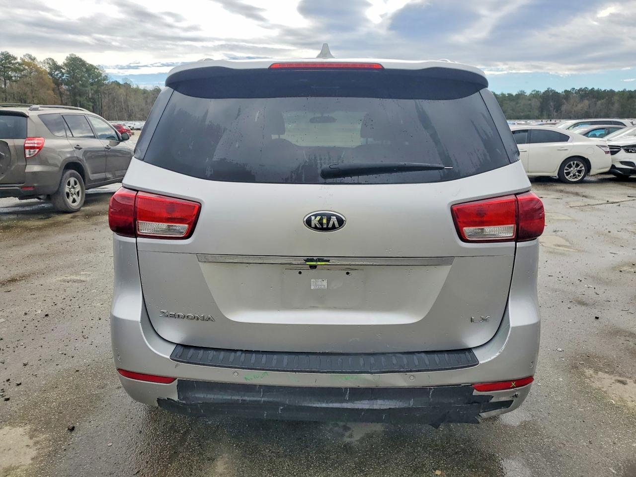 2016 KIA SEDONA LX photo 16