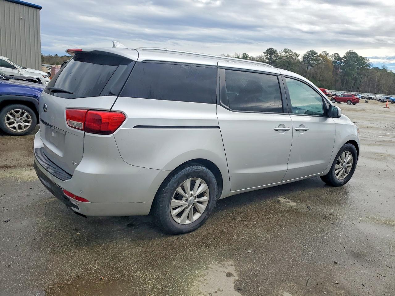 2016 KIA SEDONA LX photo 7