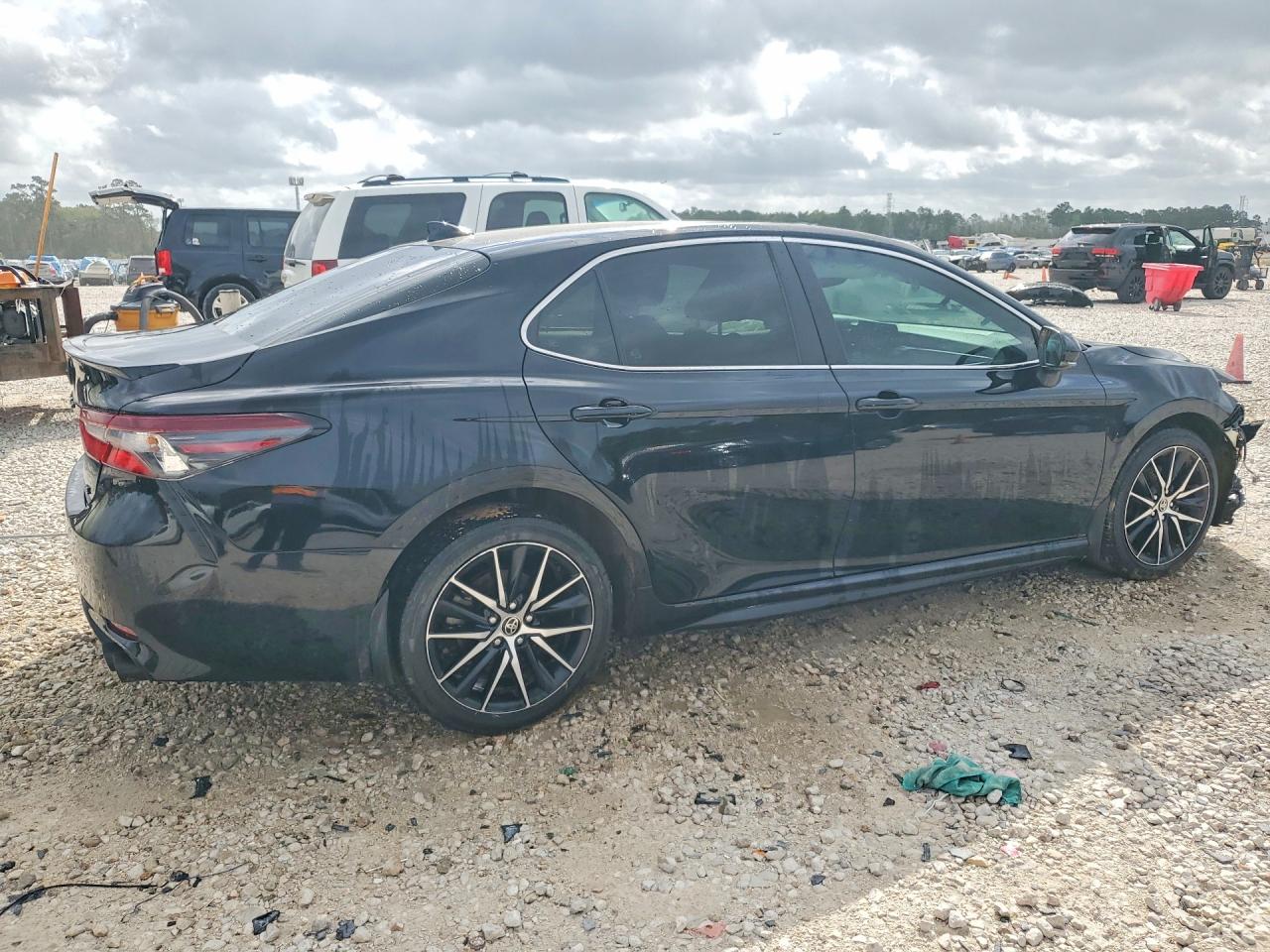 2024 TOYOTA CAMRY SE photo 5