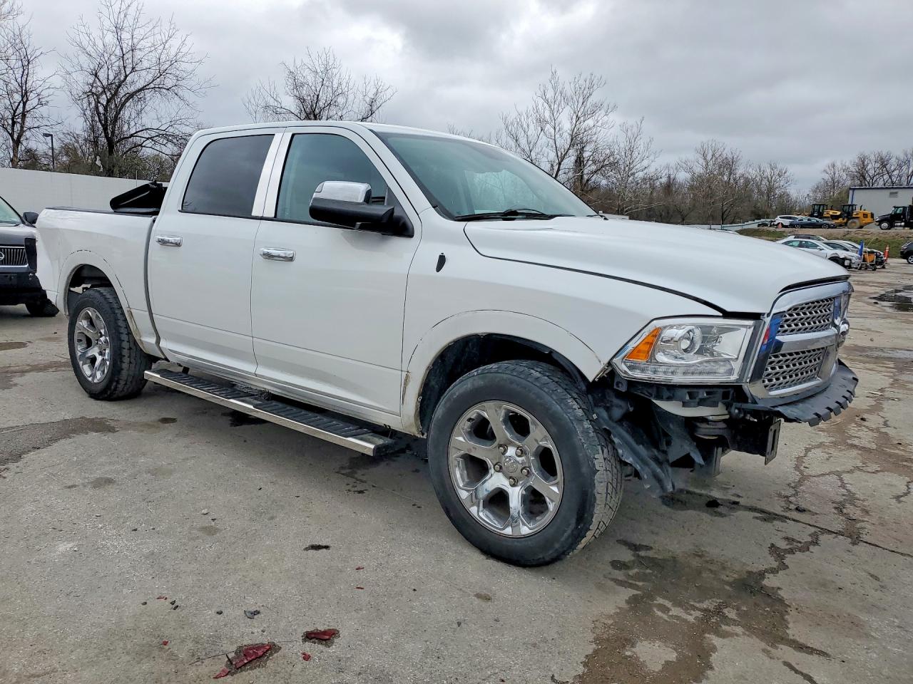 2015 RAM 1500 LARAMIE photo 7