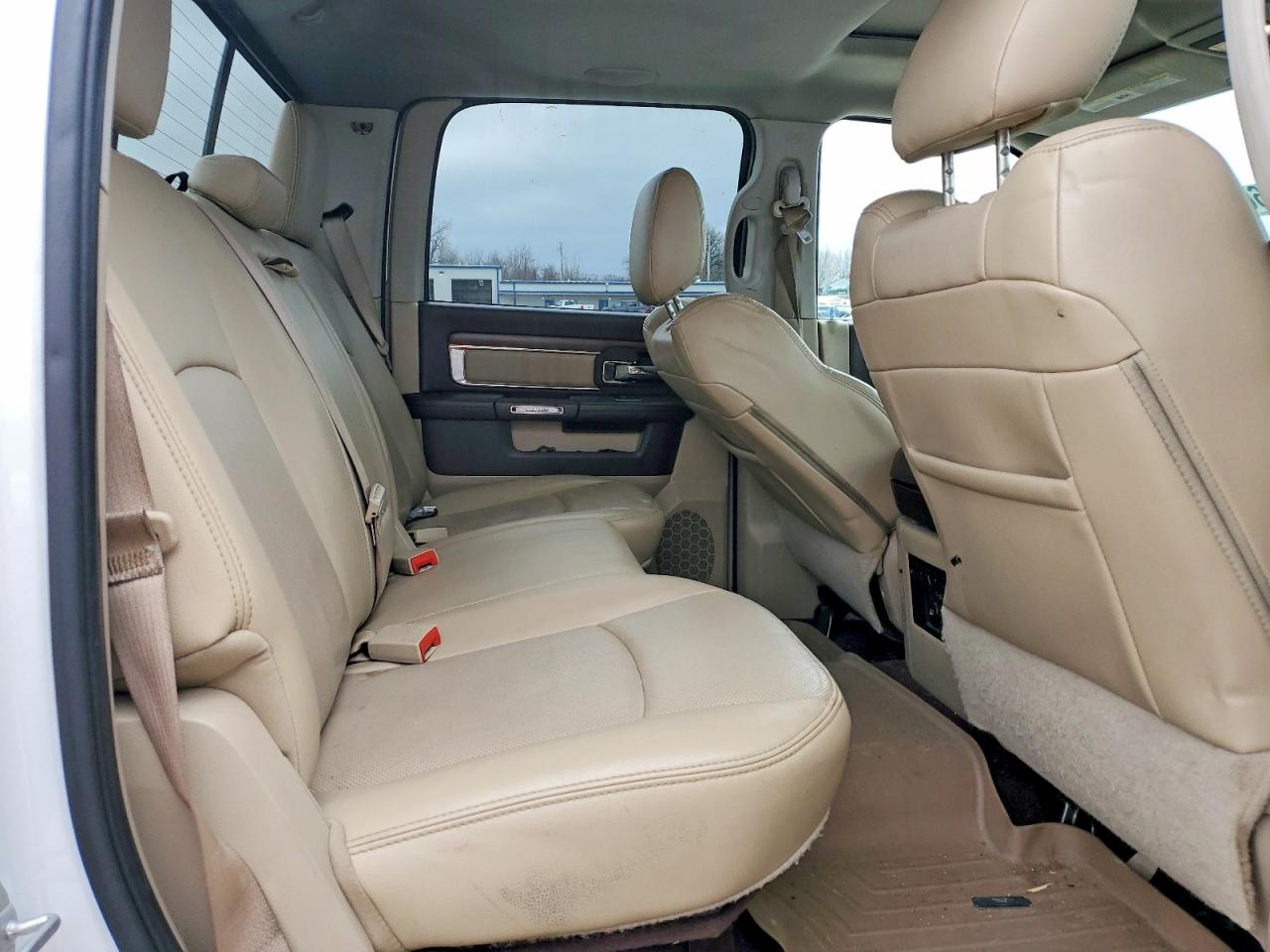 2015 RAM 1500 LARAMIE photo 19