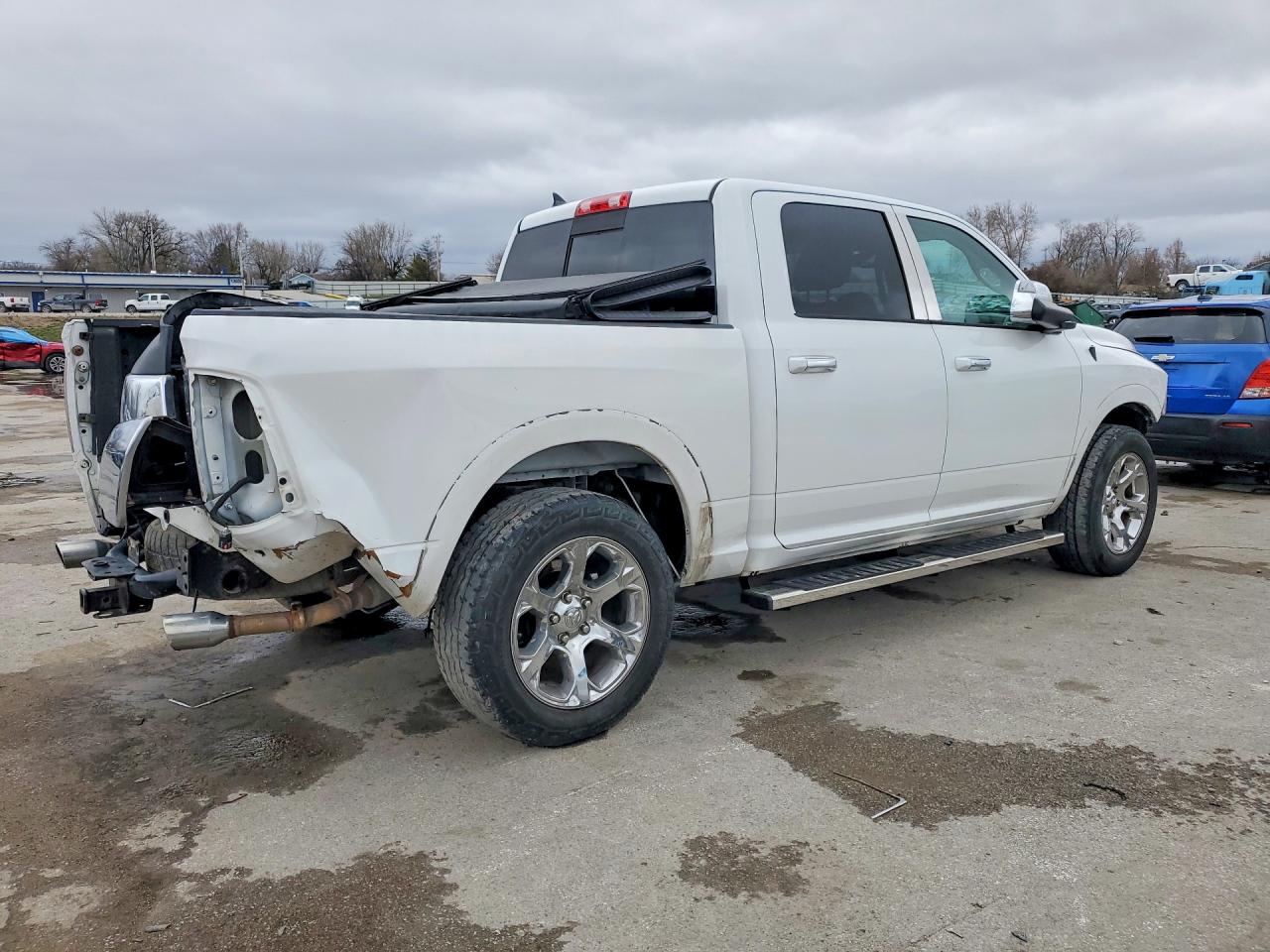 2015 RAM 1500 LARAMIE photo 5