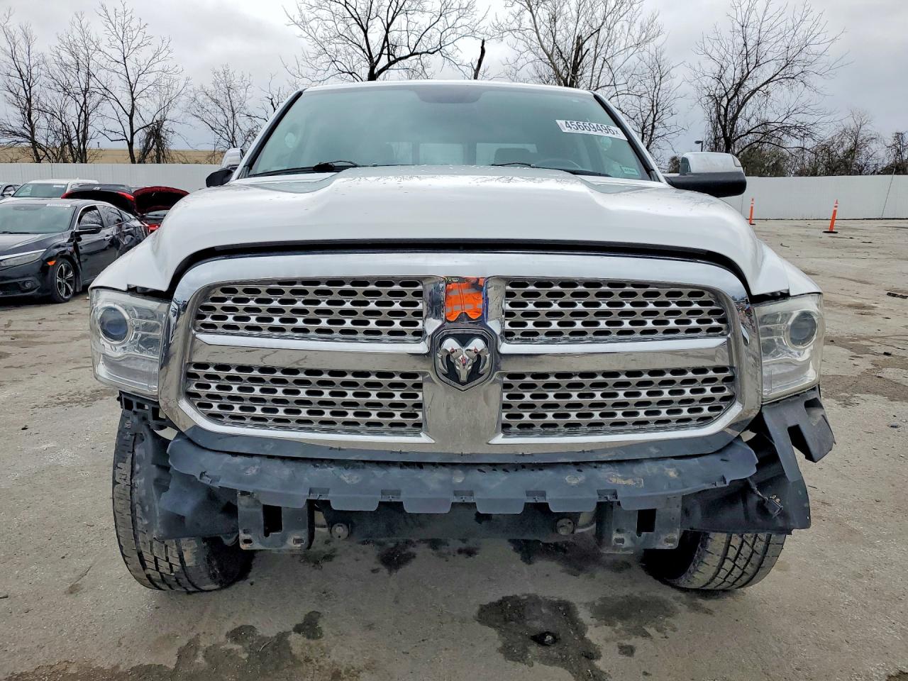 2015 RAM 1500 LARAMIE photo 9