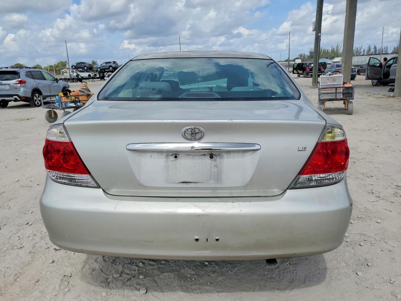 2006 TOYOTA CAMRY LE photo 16