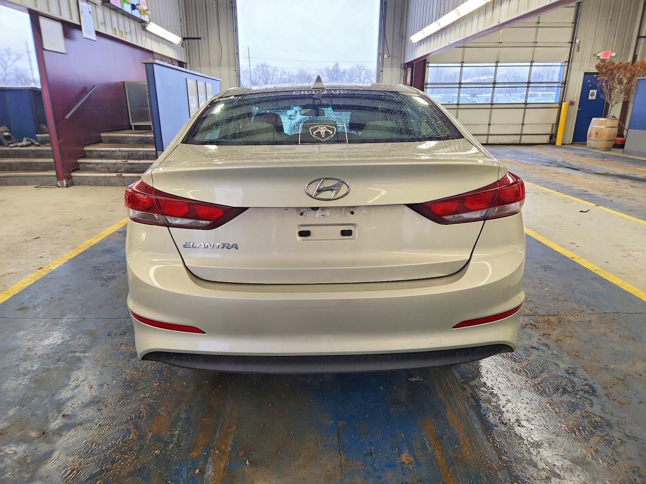 2017 HYUNDAI ELANTRA SE photo 6