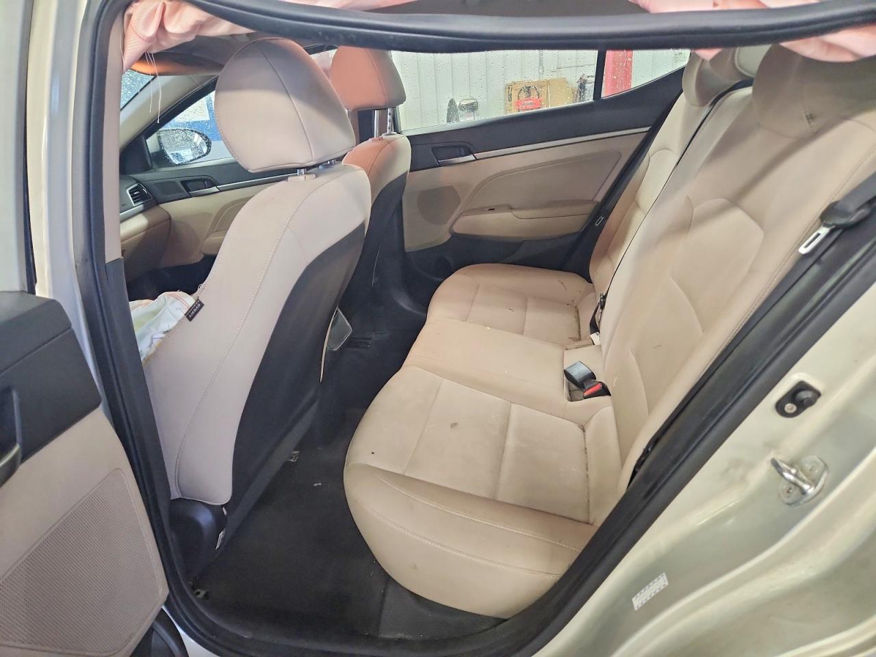 2017 HYUNDAI ELANTRA SE photo 10