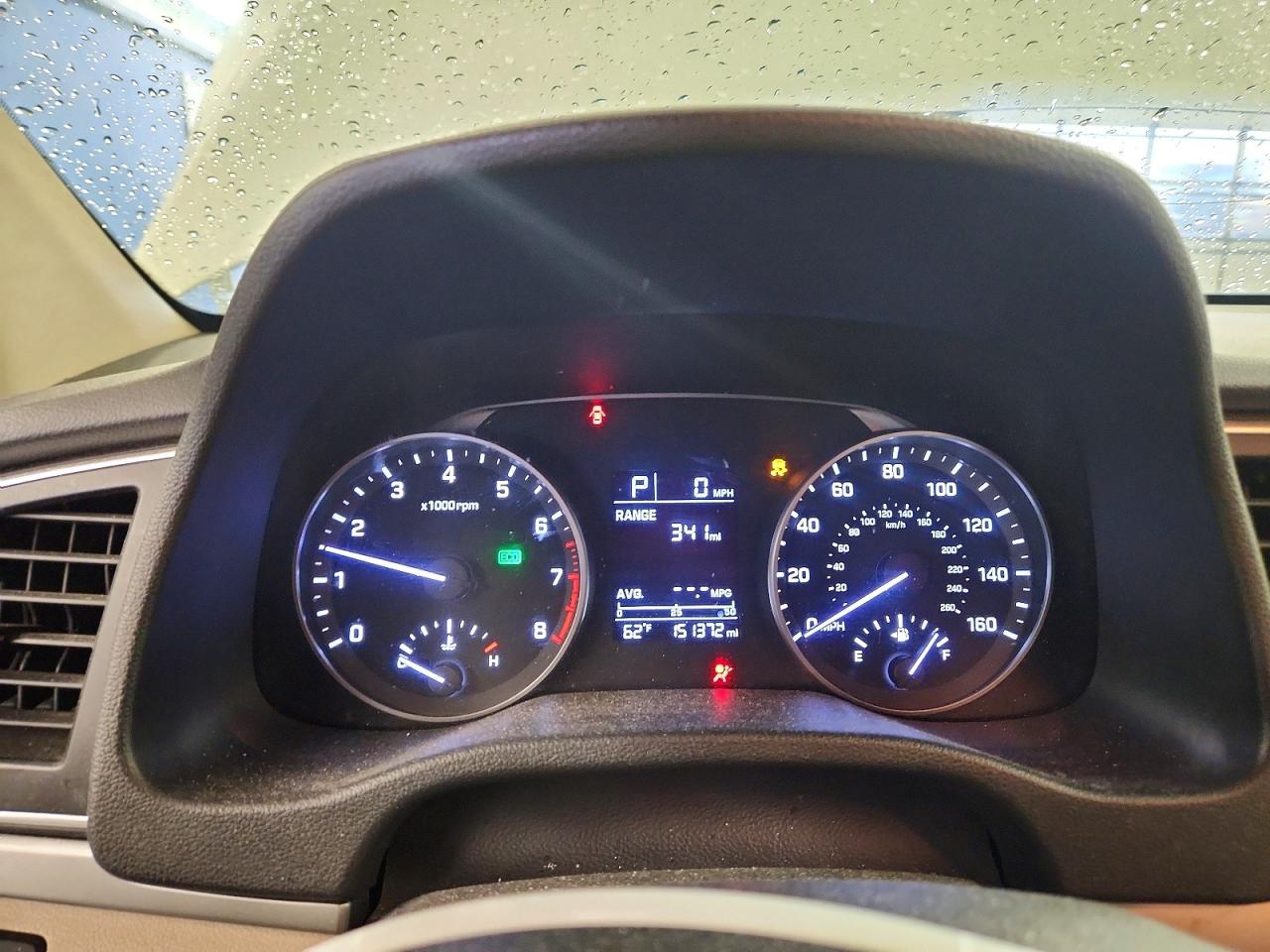 2017 HYUNDAI ELANTRA SE photo 9