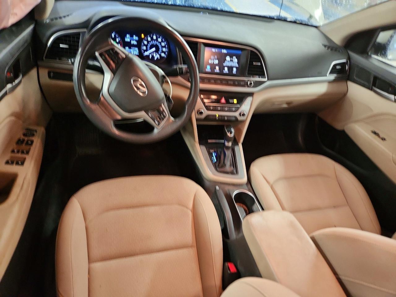 2017 HYUNDAI ELANTRA SE photo 8