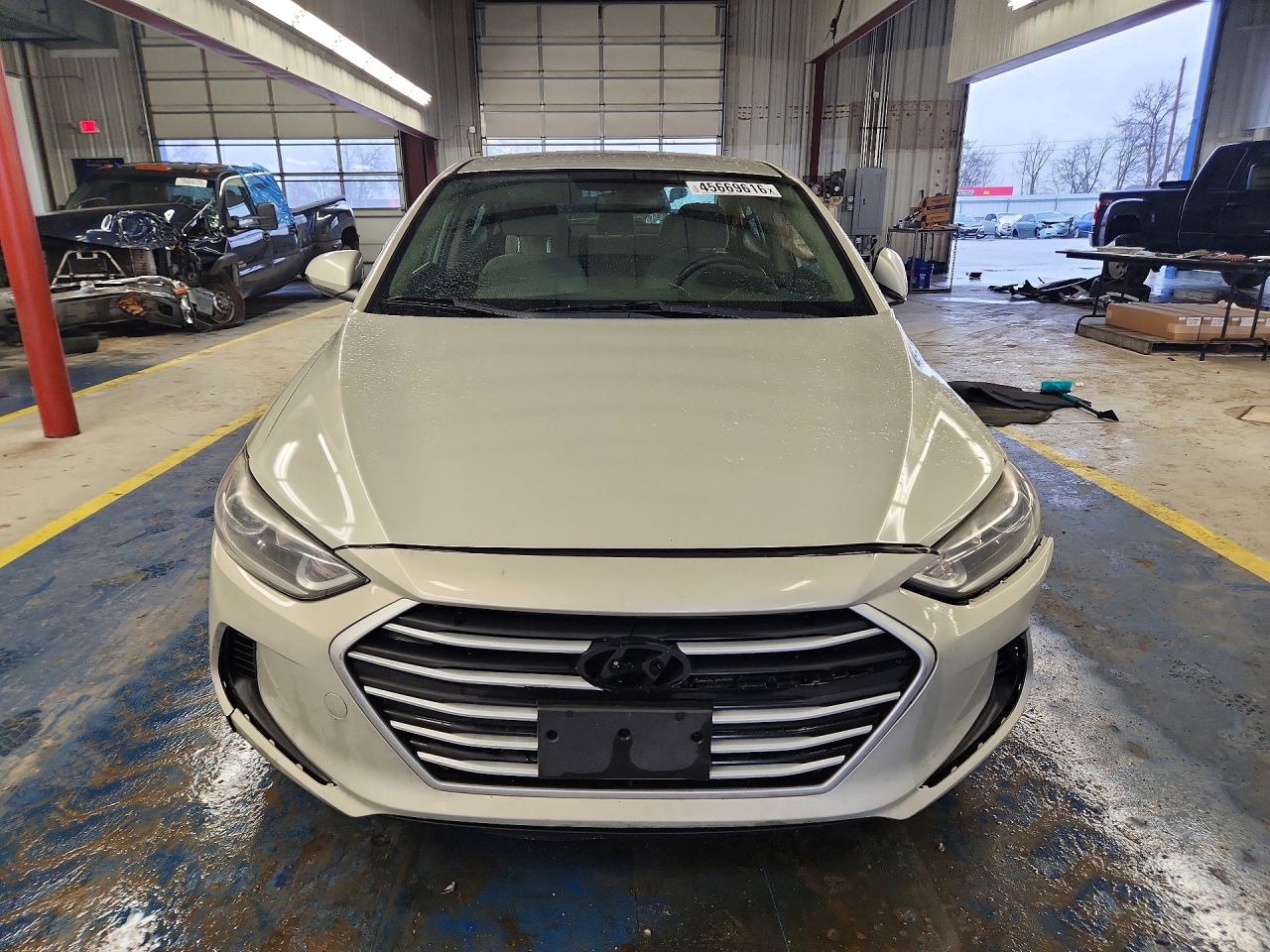 2017 HYUNDAI ELANTRA SE photo 5