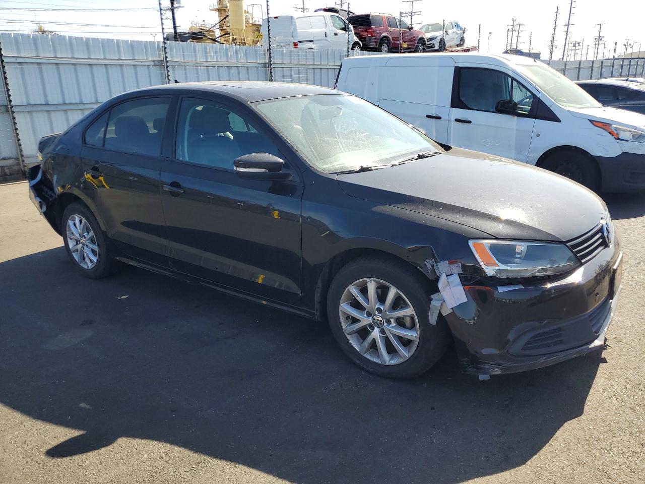 2011 VOLKSWAGEN JETTA SE photo 4