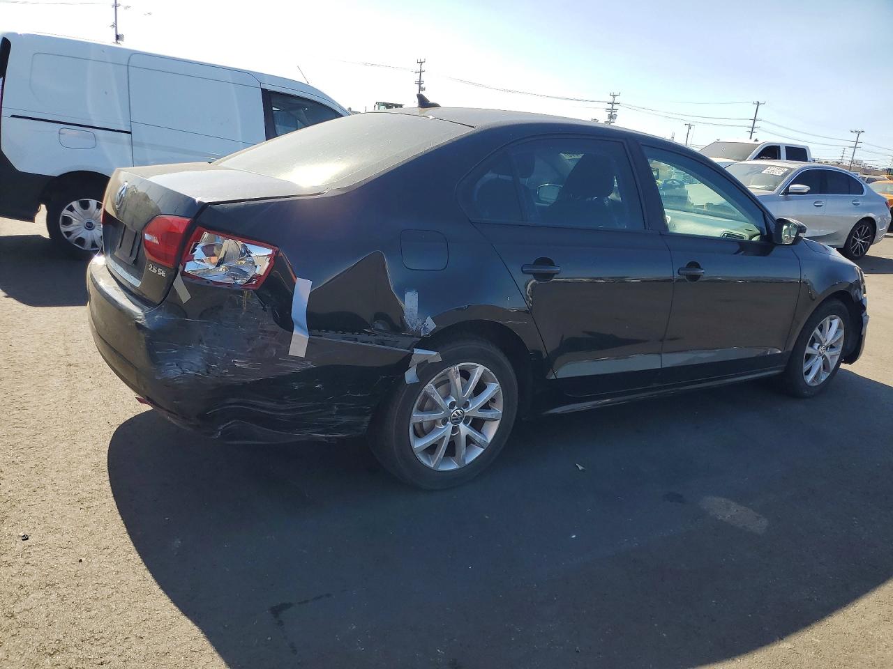 2011 VOLKSWAGEN JETTA SE photo 3