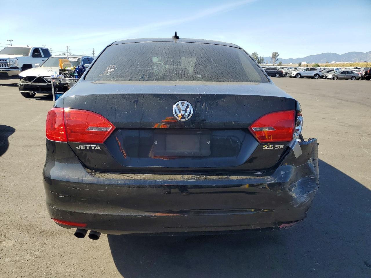 2011 VOLKSWAGEN JETTA SE photo 6
