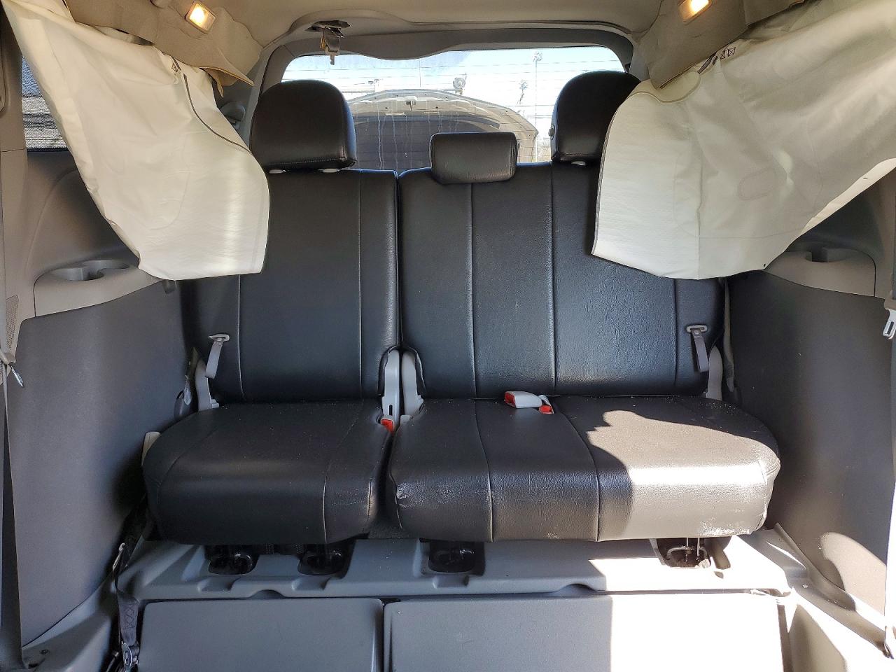 2015 TOYOTA SIENNA LE MOBILITY 7-PASSENGER photo 28