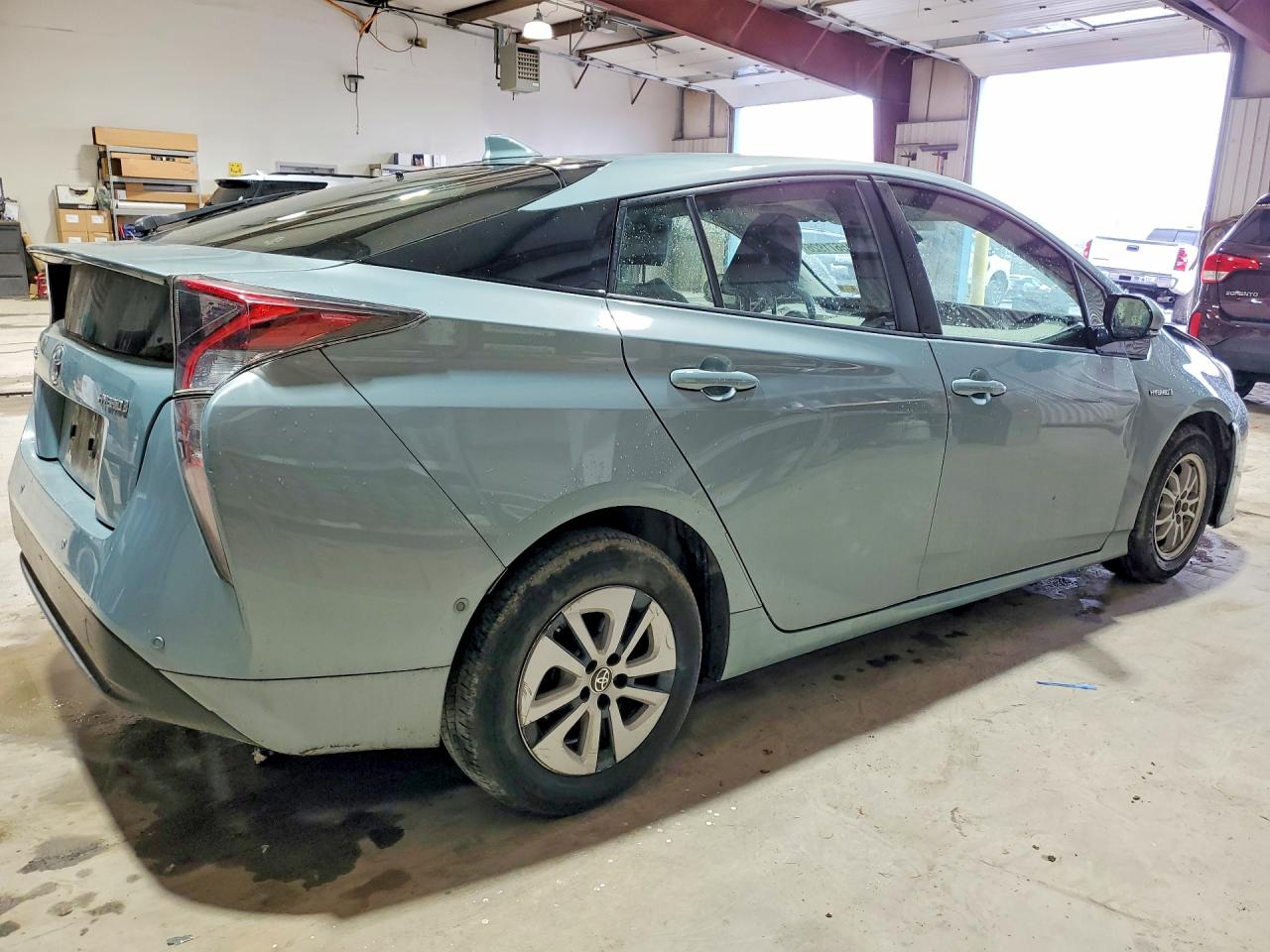 2018 TOYOTA PRIUS TWO photo 3