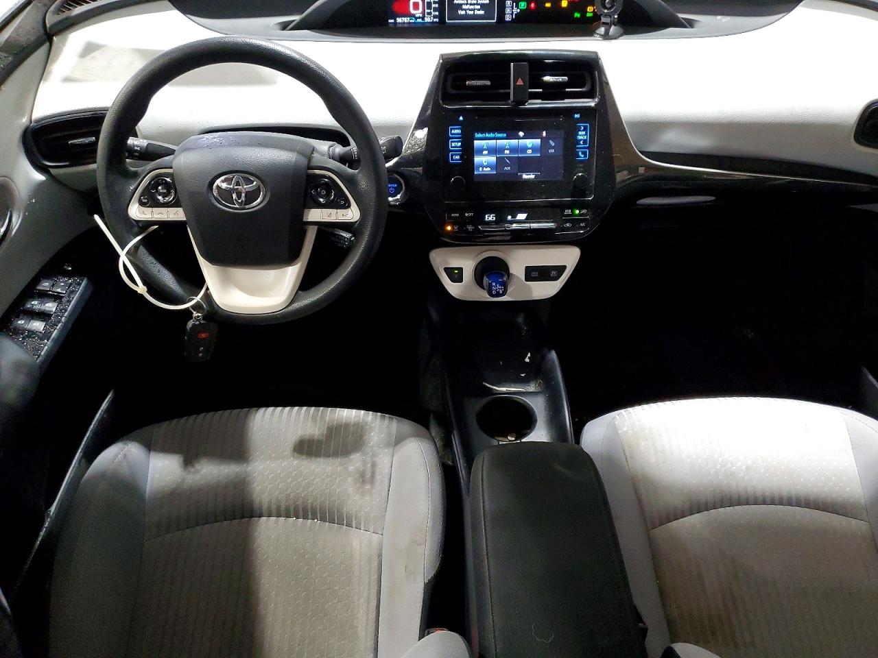 2018 TOYOTA PRIUS TWO photo 8