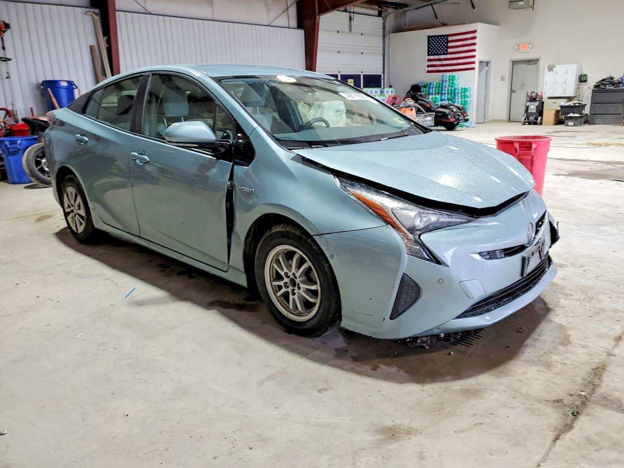 2018 TOYOTA PRIUS TWO photo 4