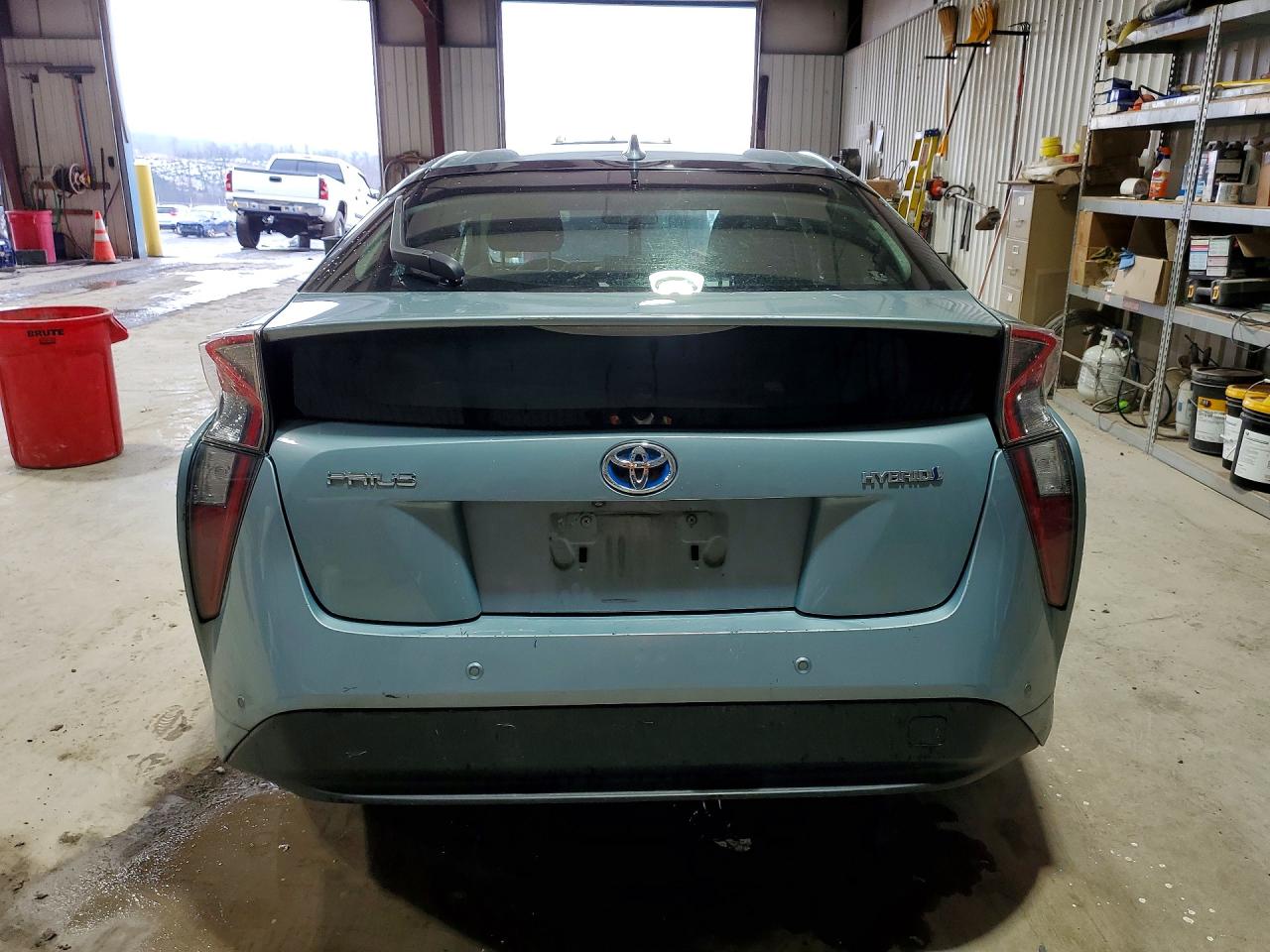 2018 TOYOTA PRIUS TWO photo 6