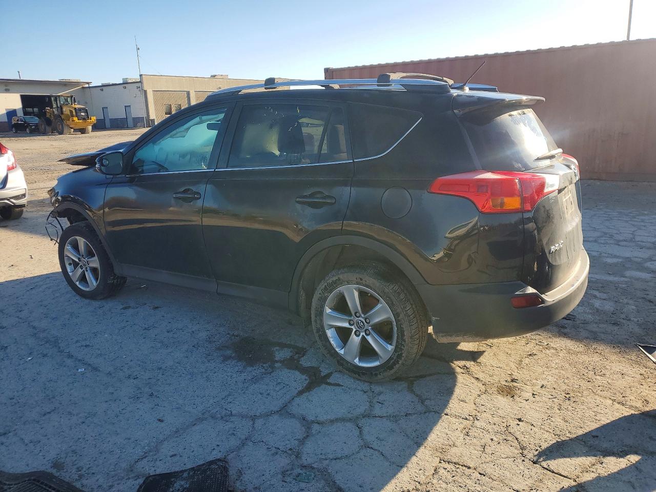2015 TOYOTA RAV4 XLE photo 2