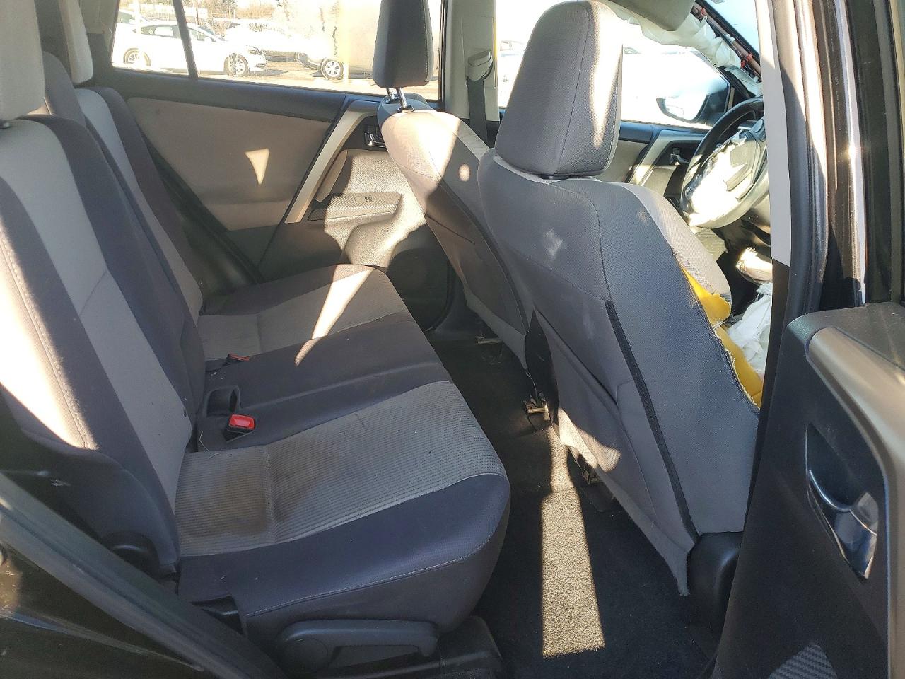 2015 TOYOTA RAV4 XLE photo 11