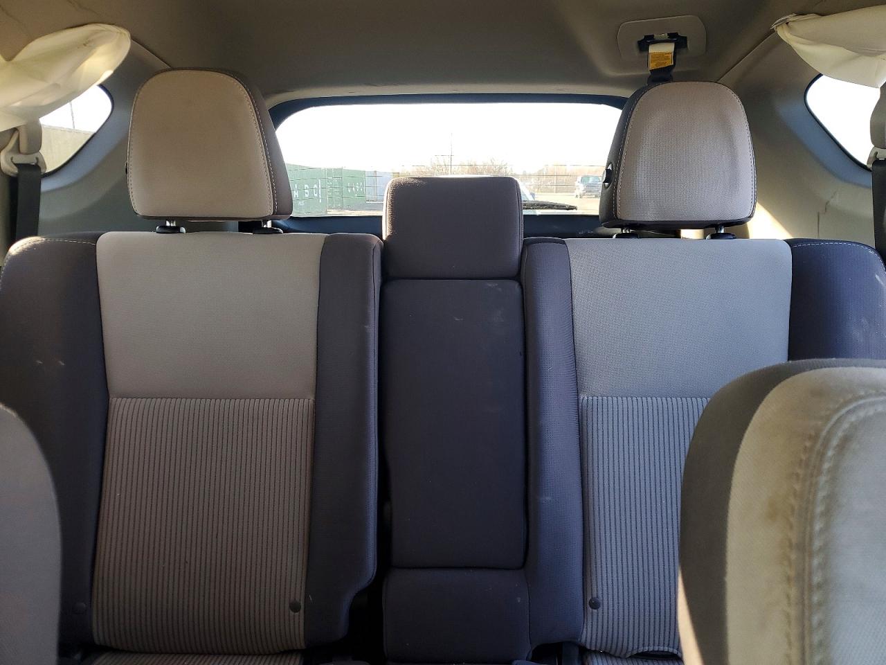 2015 TOYOTA RAV4 XLE photo 10
