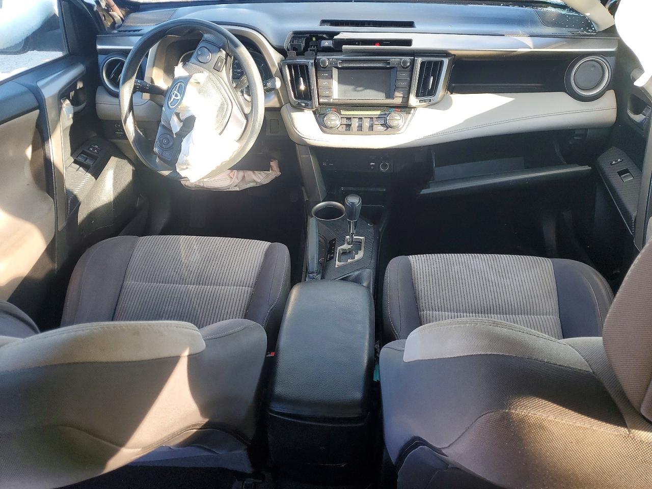 2015 TOYOTA RAV4 XLE photo 8