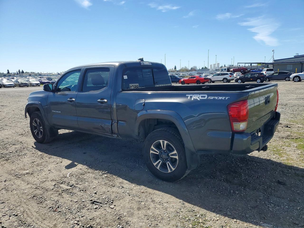 2017 TOYOTA TACOMA TRD SPORT photo 3
