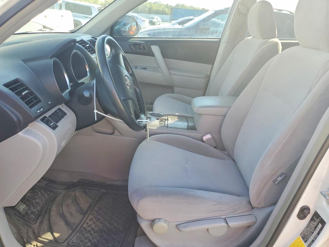 2008 TOYOTA HIGHLANDER BASE photo 7