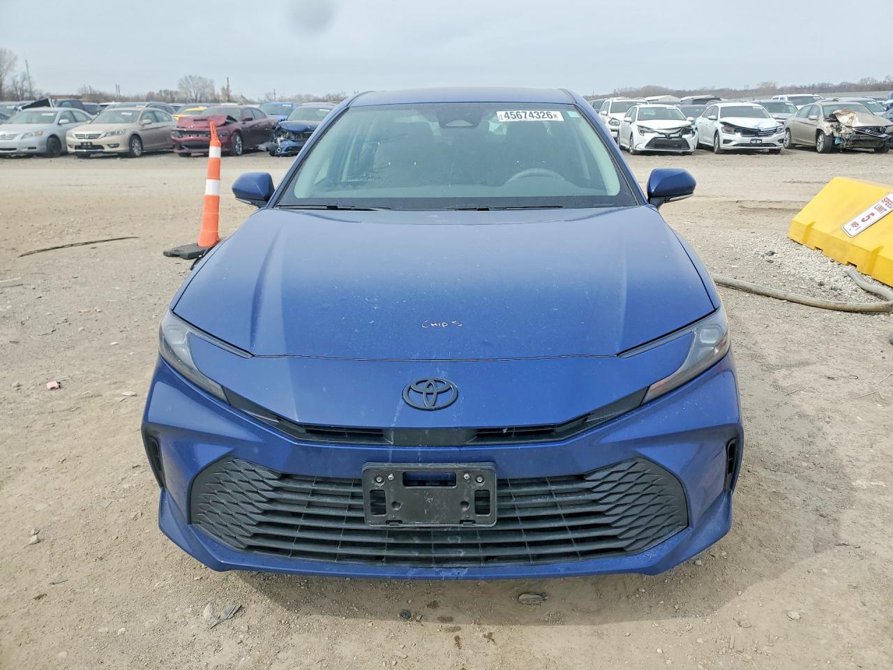 2025 TOYOTA CAMRY LE photo 5