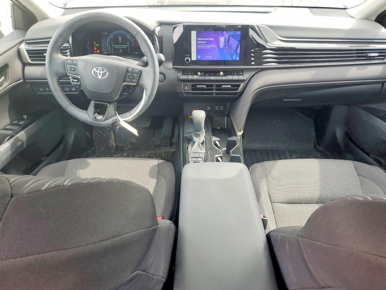 2025 TOYOTA CAMRY LE photo 8